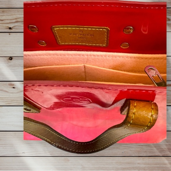 Louis Vuitton VERNIS Rose Pink READE PM Tote Pre-Loved - Picture 10 of 16